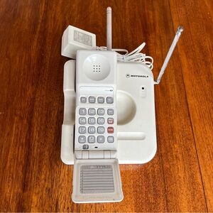 Vintage Motorola Cordless Phone Series 100 Year 1993 Untested Needs Battery